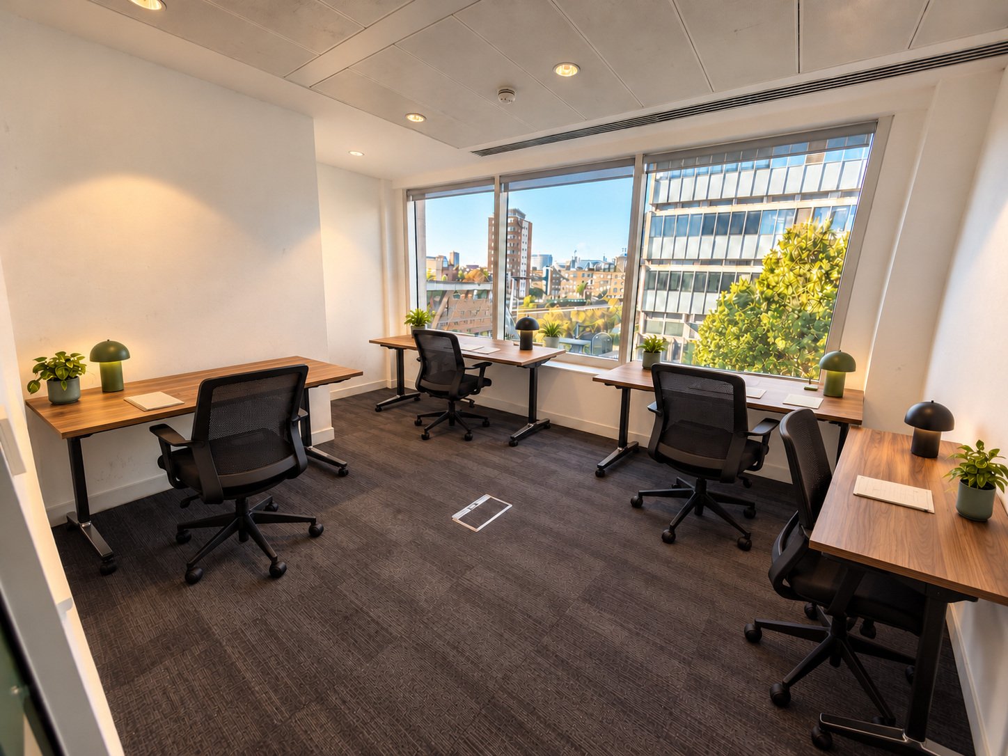 Benedict suite – 4–6 Desks